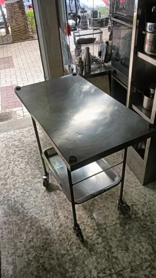 Mesa auxiliar acero inoxidable con ruedas