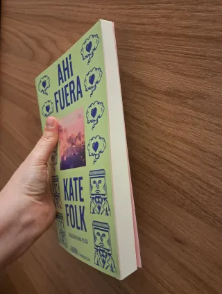 Relatos. Kate Folk. Ahí fuera.