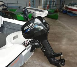 Motor fueraborda Suzuki 40cv 10horas de uso