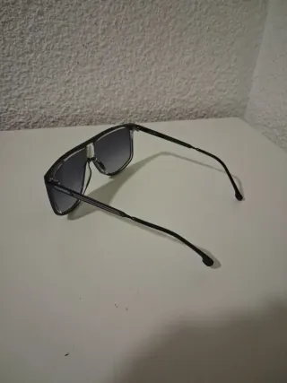 Gafas de sol Carrera negras y grises