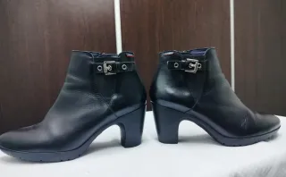 Botines de piel CallagHan.