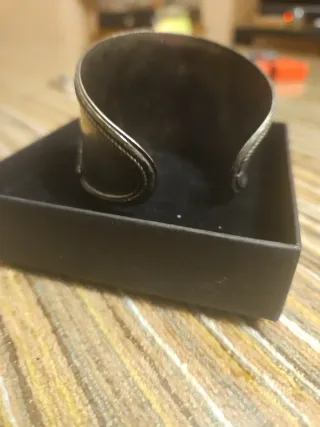 Brazalete vintage con piedras naturales