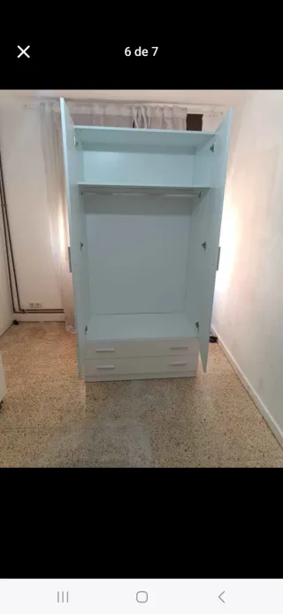 Armario de madera marrón nuevo