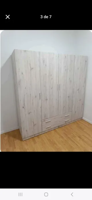 Armario de madera marrón nuevo