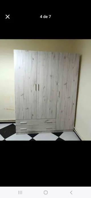 Armario de madera marrón nuevo