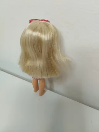 Barbie Bambola Shelly Originale di Mattel con Costume da Bagno a Righe