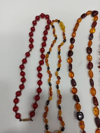 Collezione di collane in ambra naturale