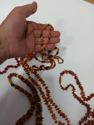 Collezione di collane in ambra naturale