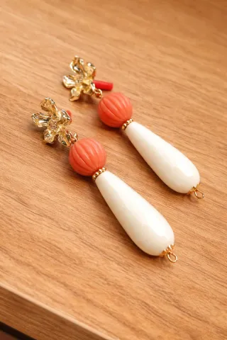 Pendientes flamenca largos coral y blanco