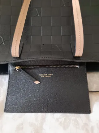 Purificación García bolso piel negro