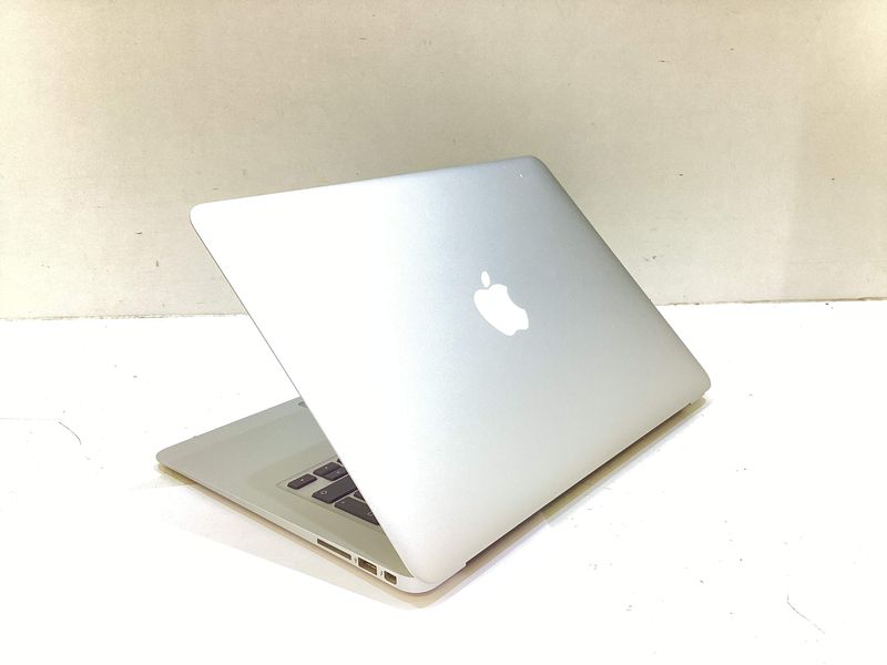portatil apple apple macbook air core i5 1.6 13 (2015) (a1466) afbeelding 2