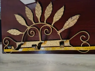 Appendiabiti da parete vintage in ferro battuto dorato