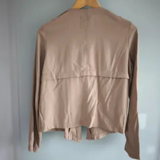 Cazadora Bershka Beige