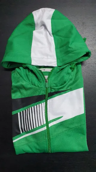 Chaqueta Chandal con capucha Kedeke.Nueva