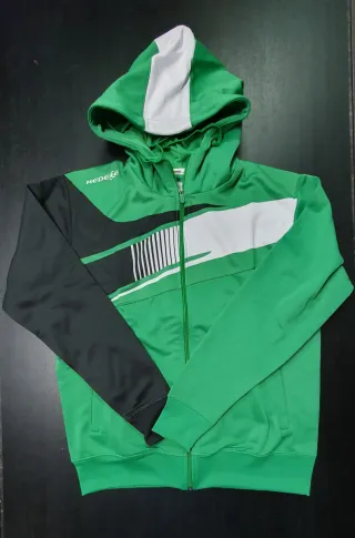 Chaqueta Chandal con capucha Kedeke.Nueva