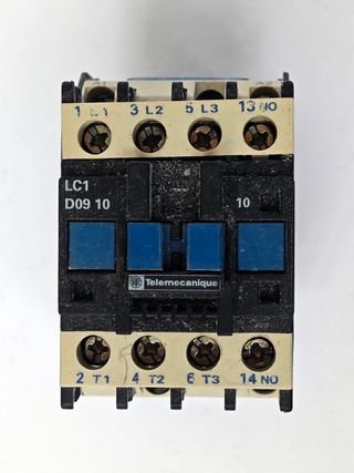 LOTE DE 39 CONTACTORES TELEMECANIQUE