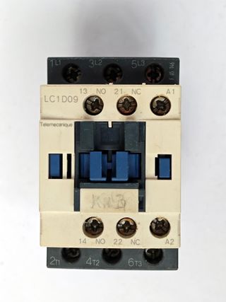 LOTE DE 39 CONTACTORES TELEMECANIQUE