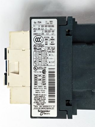 LOTE DE 39 CONTACTORES TELEMECANIQUE