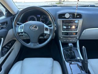 Lexus IS 2011