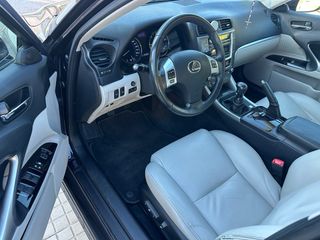 Lexus IS 2011