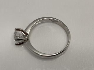 sortija oro 18k con diamante de laboratorio