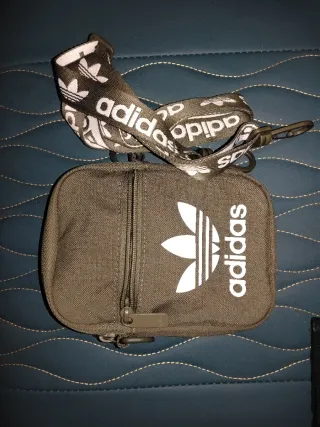 Riñonera Adidas verde + cartetera duran