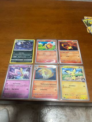 Lote cartas Pokémon: Umbreon, Charmander, etc.
