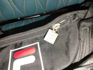 Riñonera Fila Negra y Roja