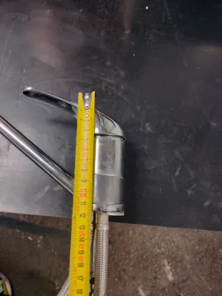 Grifo de cocina plateado