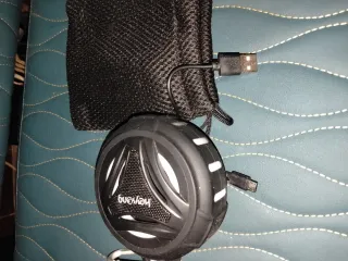 Altavoz Bluetooth HUGXION Negro/Plata