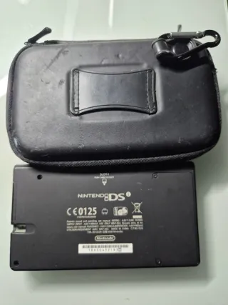 Nintendo DS Negra + Funda.