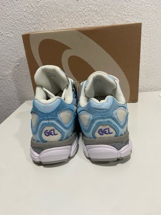 Zapatillas Asics Azul y Blanco