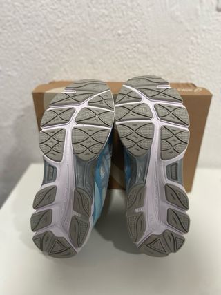 Zapatillas Asics Azul y Blanco