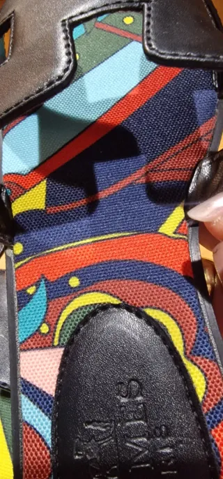 Sandalias H Planas Negro y Multicolor