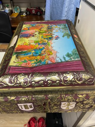 Caja antigua dorada Desde 1800!