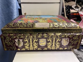 Caja antigua dorada Desde 1800!
