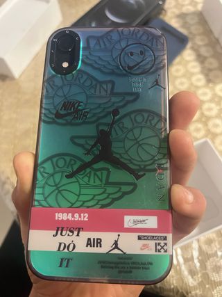 Se vende iphone Xr en buen estado