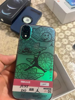 Se vende iphone Xr en buen estado