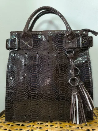 Bolso marrón efecto piel de serpiente