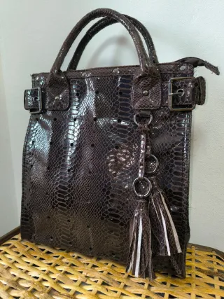 Bolso marrón efecto piel de serpiente