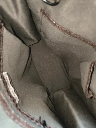 Bolso marrón efecto piel de serpiente