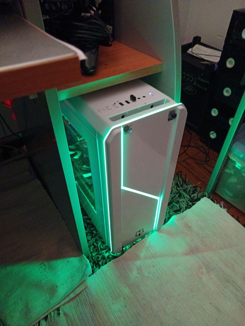Pc Intel Xeon E5-2689 - RX580 8Gb - RAM 16Gb afbeelding 3