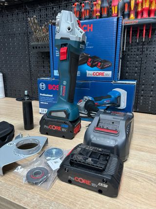 Radial gws 18v-8 +cargador +4ah y 5,5 ultima stock