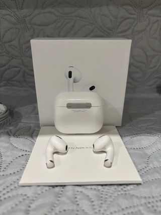 AirPods 3 Apple Completi Scatola e Cavo
