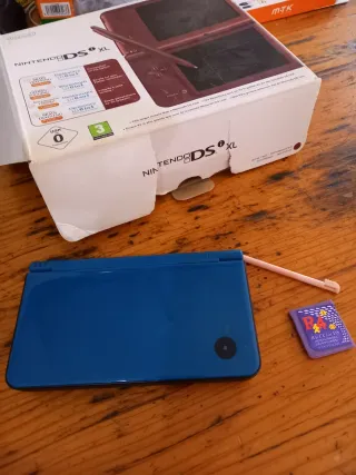 Nintendo DS XL Blu con scatola e accessori