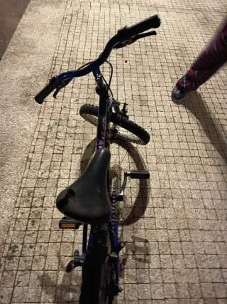 Bicicleta BMX infantil azul
