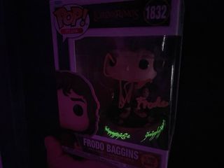 Frodo Baggins #1832 Firmado – Elijah Wood –  Esdla