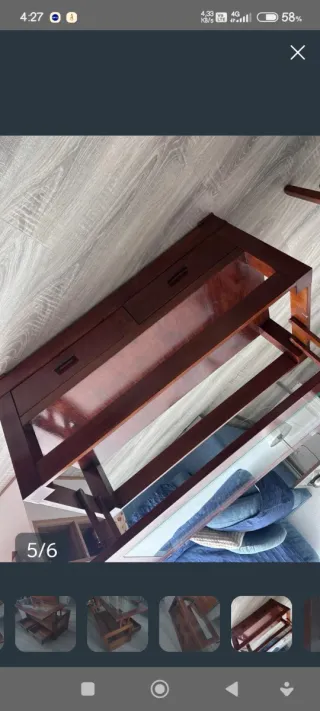 Mesa de centro de madera y cristal opaco