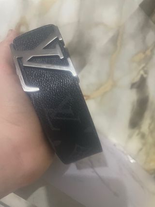 Nuove cinture Louis Vuitton nere e multicolor