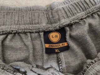 Pantalón corto hombre gris